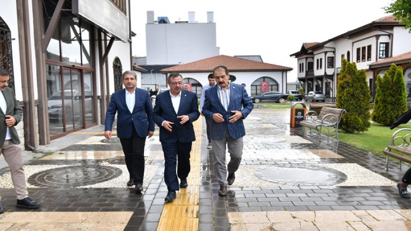 Başkan Keskin; Deprem Bölgesi Esnaflarının 2 Yıllık Vergi ve Borçları Silinmeli