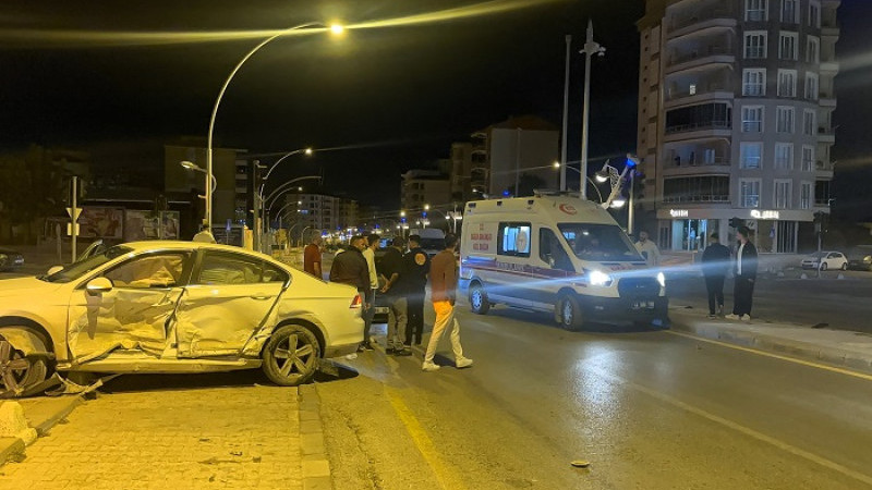 Malatya Merkezde ve Akçadağ'da  İki Ayrı Kaza, 1 Ölü 2 Yaralı