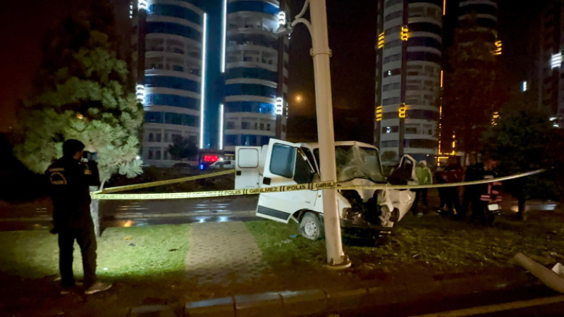 Yimpaş Kavşağında Feci Kaza, 18 Yaşındaki Sürücü Hayatını Kaybetti
