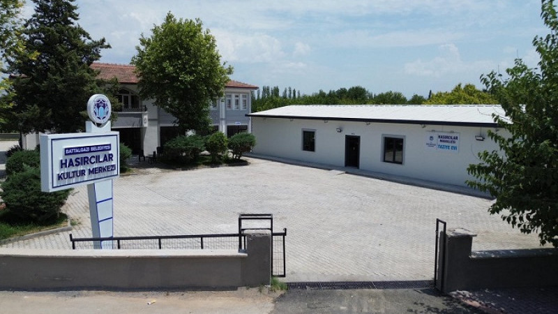 Hasırcılar'da Yapımı Tamamlanan Taziye Evi Hizmete Açıldı