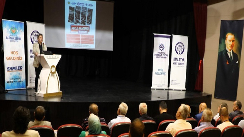 Malatya'da “Meclis Akademisi” Programının İlk Eğitimi Verildi