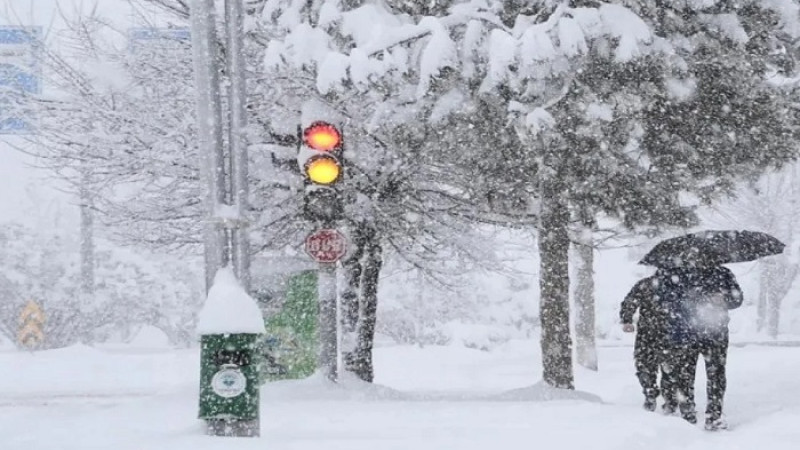Türkiye Genelinde Bir Çok İl ve İlçe'de Eğitime Kar Engeli