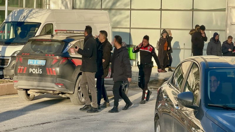 Hoca Ahmet Yesevi'de  Lokantada Alacak Verecek Kavgası: 4 Yaralı