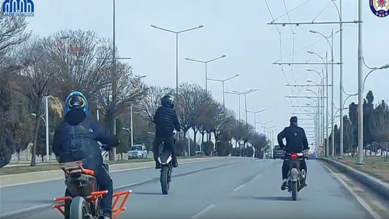 Trafikte Makas Atıp Akrobasi Yaptılar, Polis Affetmedi