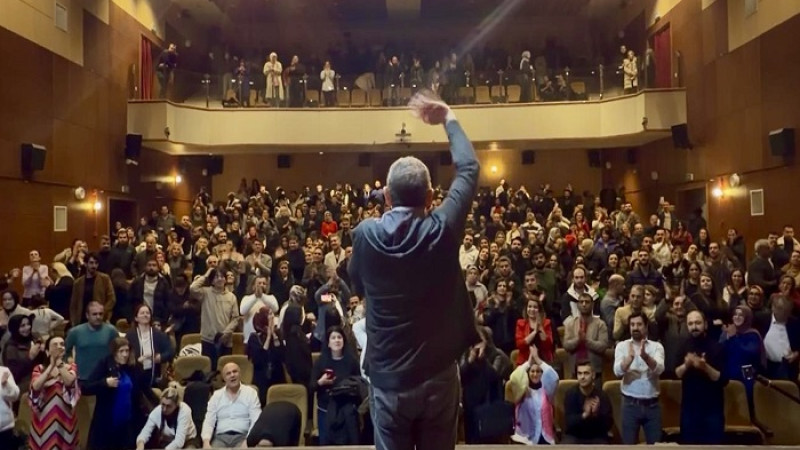 THM Sanatçısı Nurettin Rençber’den Malatya’da Türkü Resitali