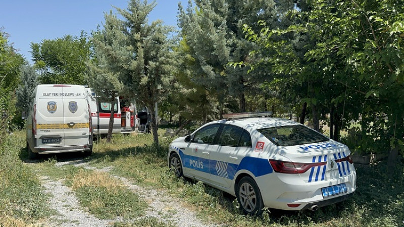 Battalgazi  Sıptırız Mezarlığı’nda Yaşlı Adam Mezarlıkta Canına Kıydı